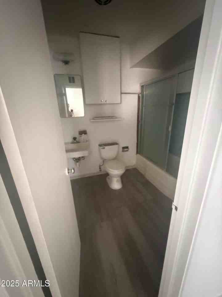 204 N E St - Photo 6 of 7