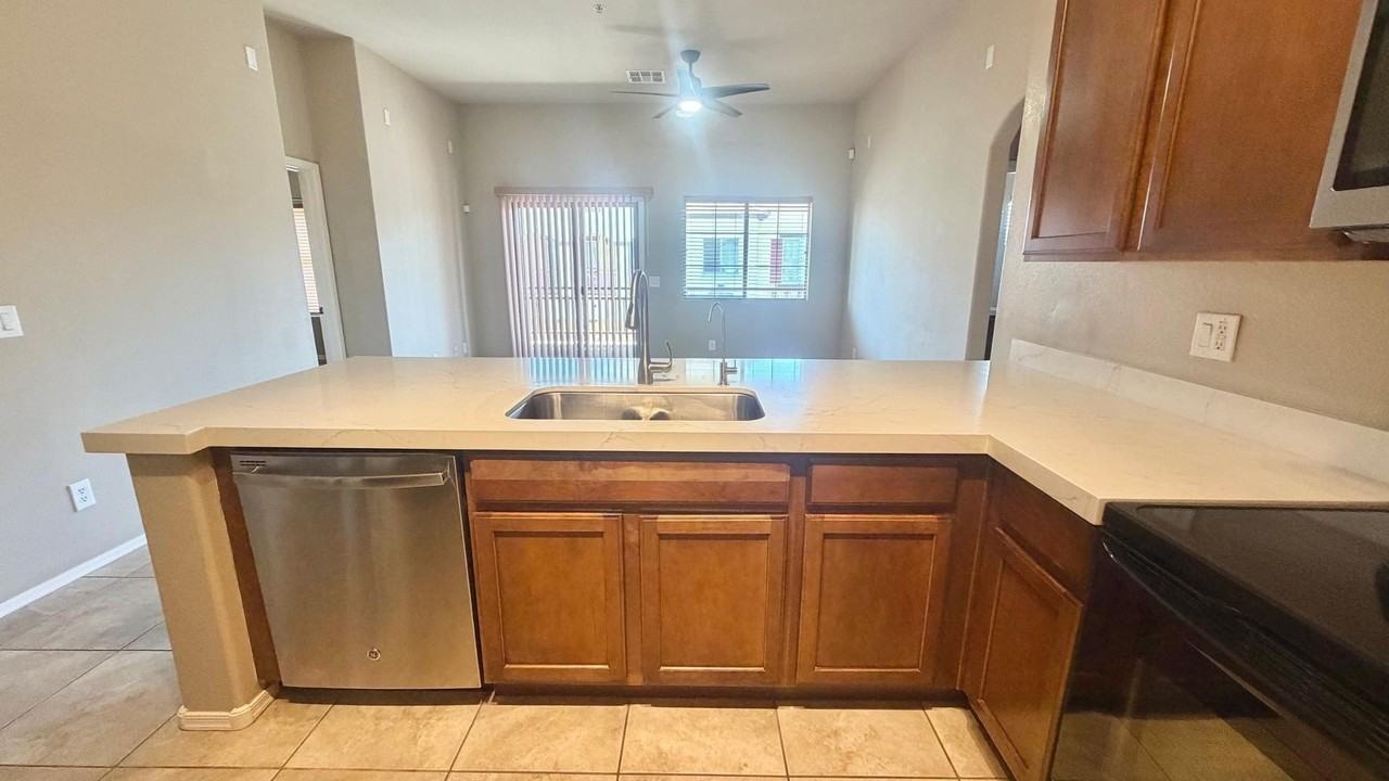 2725 E Mine Creek Rd #2172 - Photo 7 of 28