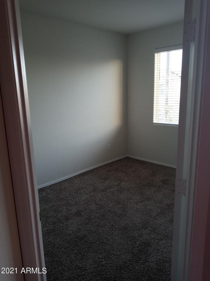 31070 W Whitton Ave - Photo 5 of 30