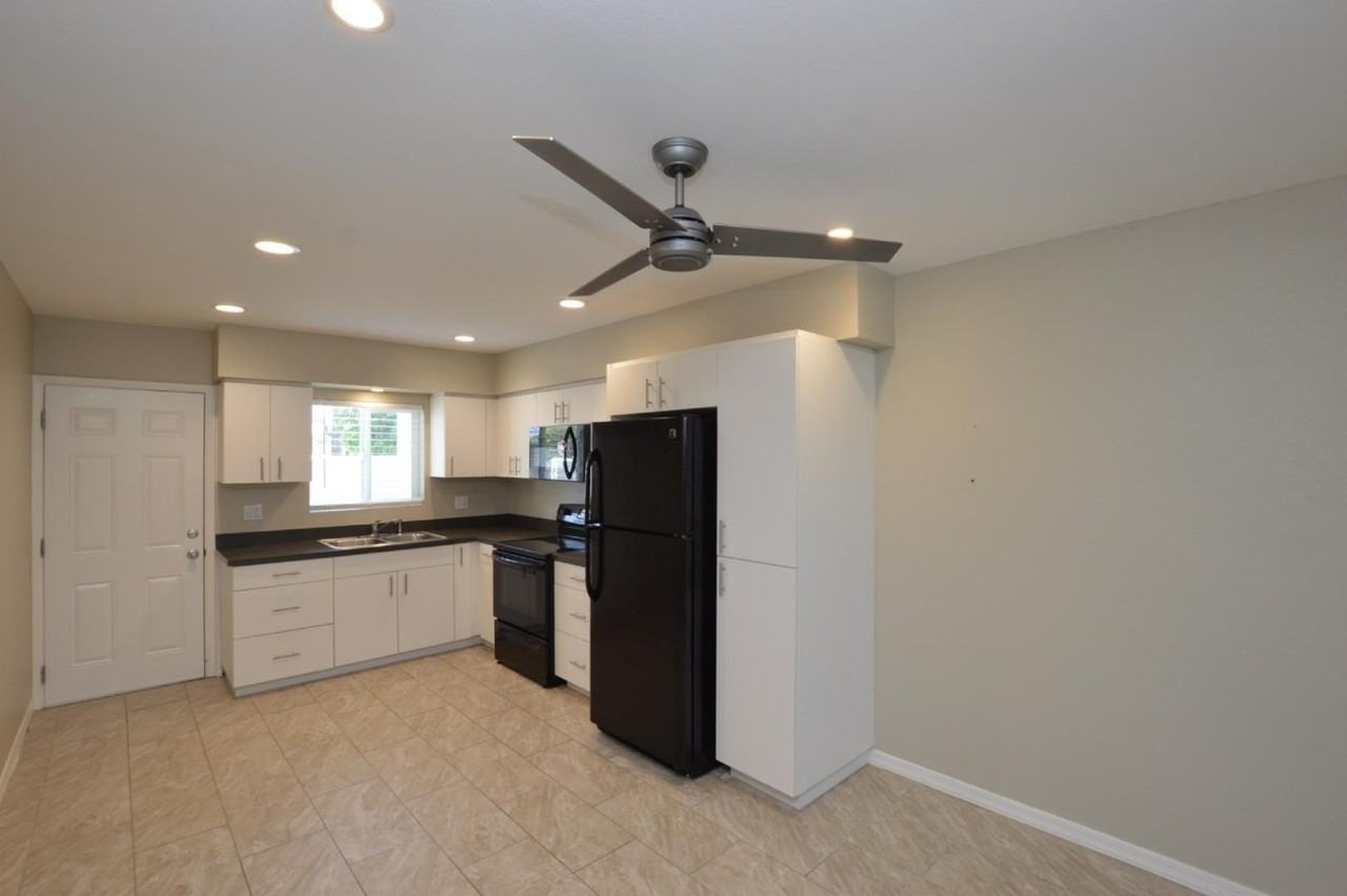 200 S Old Litchfield Rd #8 - Photo 4 of 17