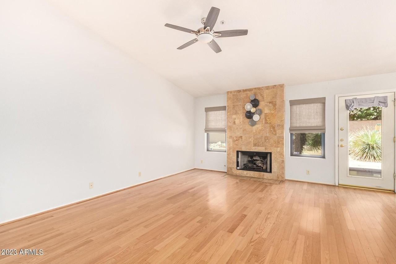 9018 E Caribbean Ln - Photo 5 of 32