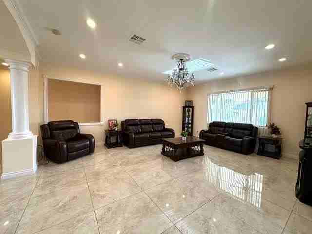 6830 N 14th St - Photo 3 of 28
