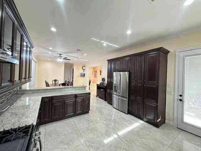 6830 N 14th St - Photo 7 of 28