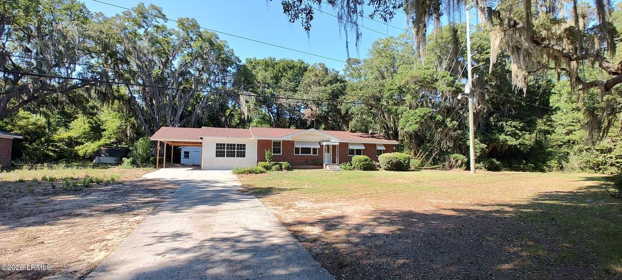 967 Sea Island Pkwy - Photo 2 of 25