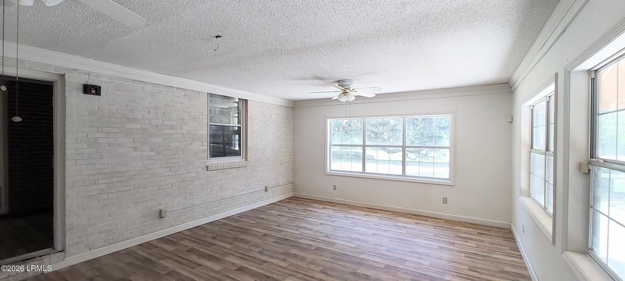 967 Sea Island Pkwy - Photo 5 of 25
