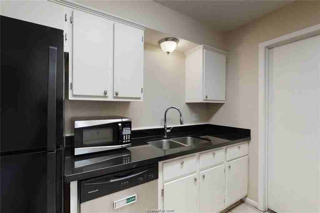 908 Water Locust Dr - Photo 7 of 20