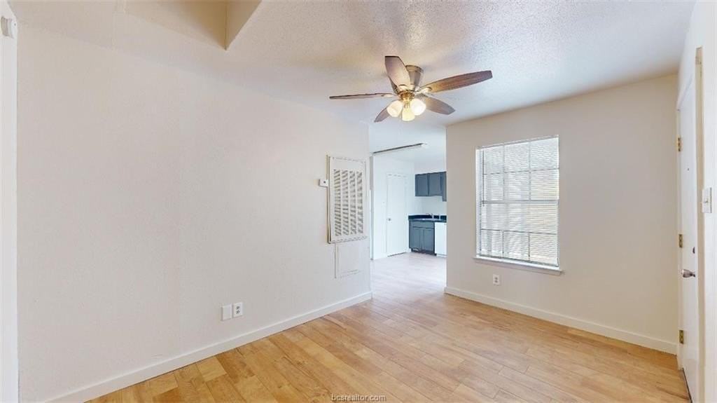 725 Peppertree Dr #13 - Photo 3 of 15
