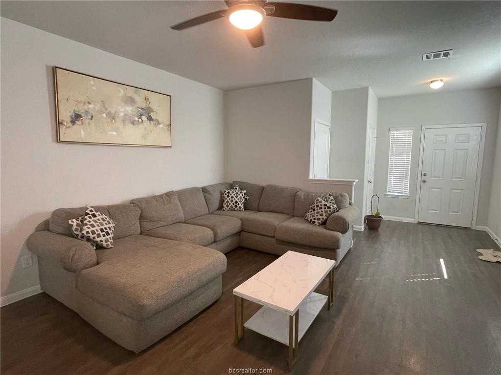 985 Marquis Dr - Photo 6 of 11