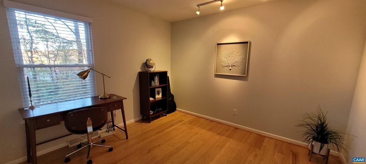 102 Slate Pl - Photo 3 of 15
