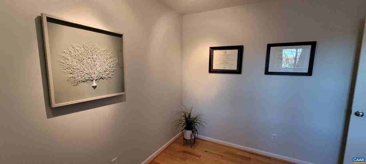 102 Slate Pl - Photo 4 of 15