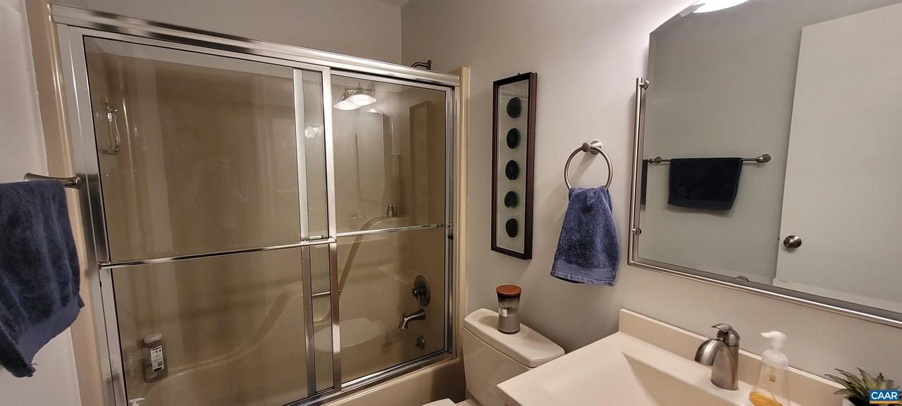 102 Slate Pl - Photo 5 of 15
