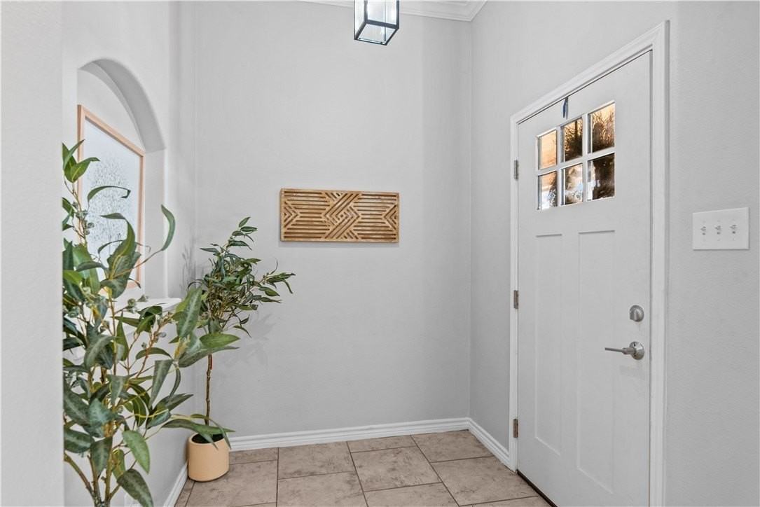 1126 Fallow Ln - Photo 4 of 35