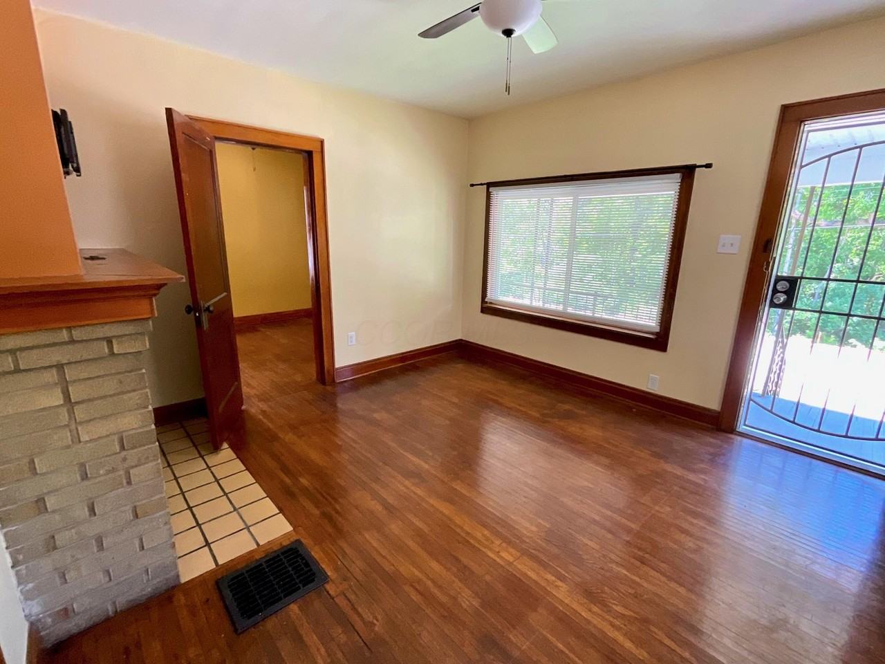 261 N Wheatland Ave - Photo 3 of 25