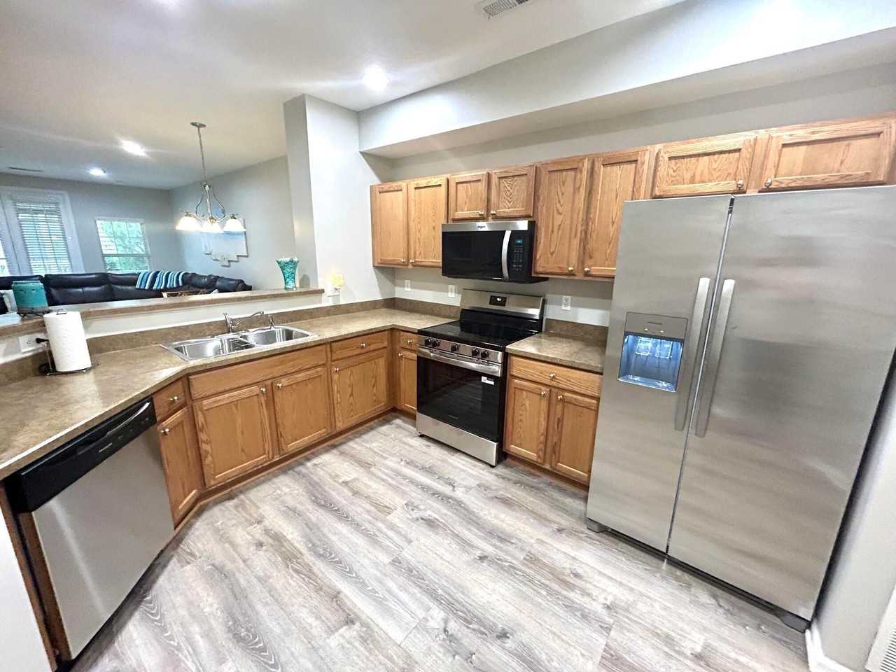 6140 Sowerby Ln - Photo 4 of 22