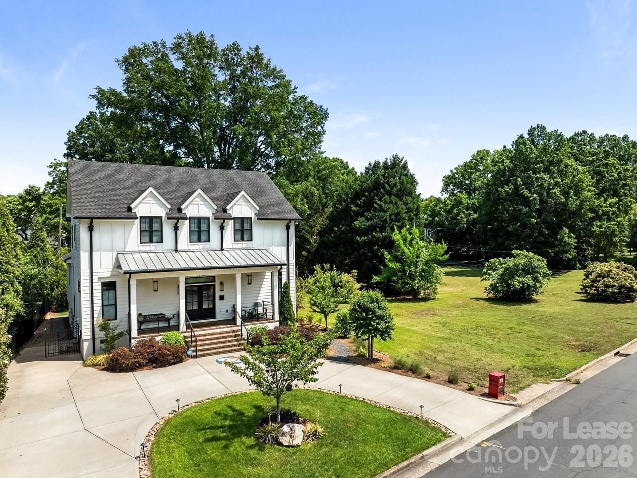 3239 Westfield Rd - Photo 2 of 46