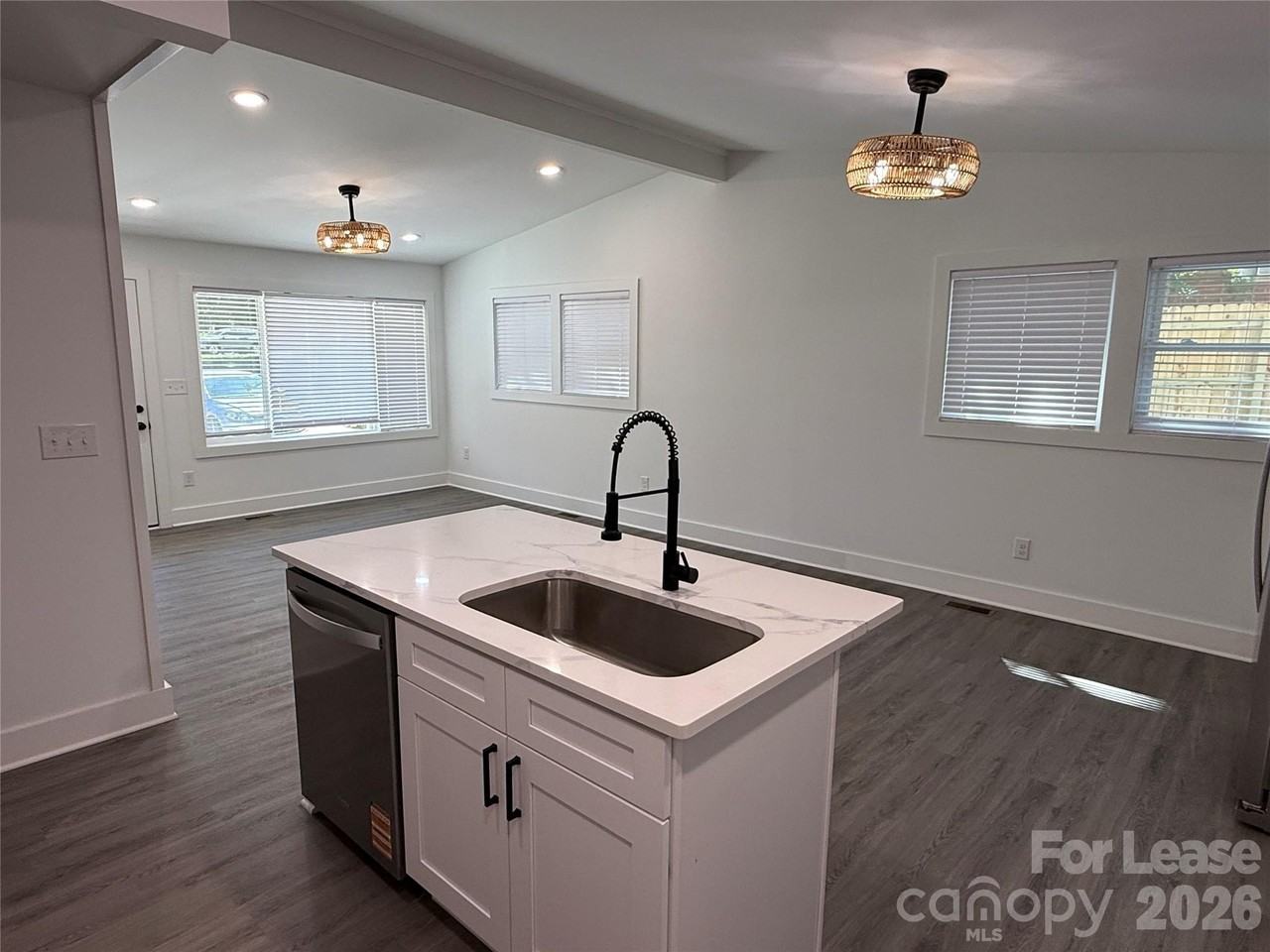 1139 Clanton Rd - Photo 5 of 31