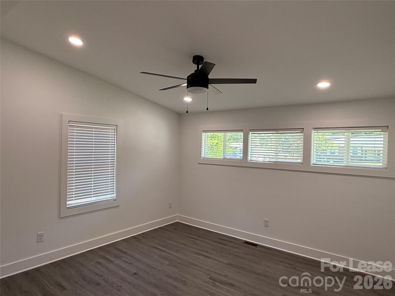 1139 Clanton Rd - Photo 6 of 31