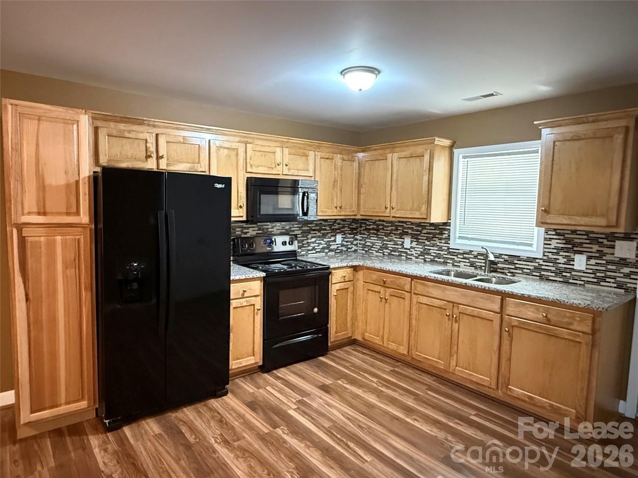 919 N Flint St - Photo 3 of 13