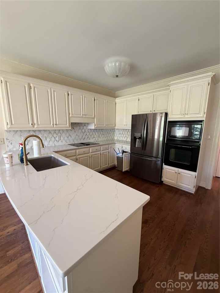 5906 Sharon Hills Rd - Photo 2 of 5