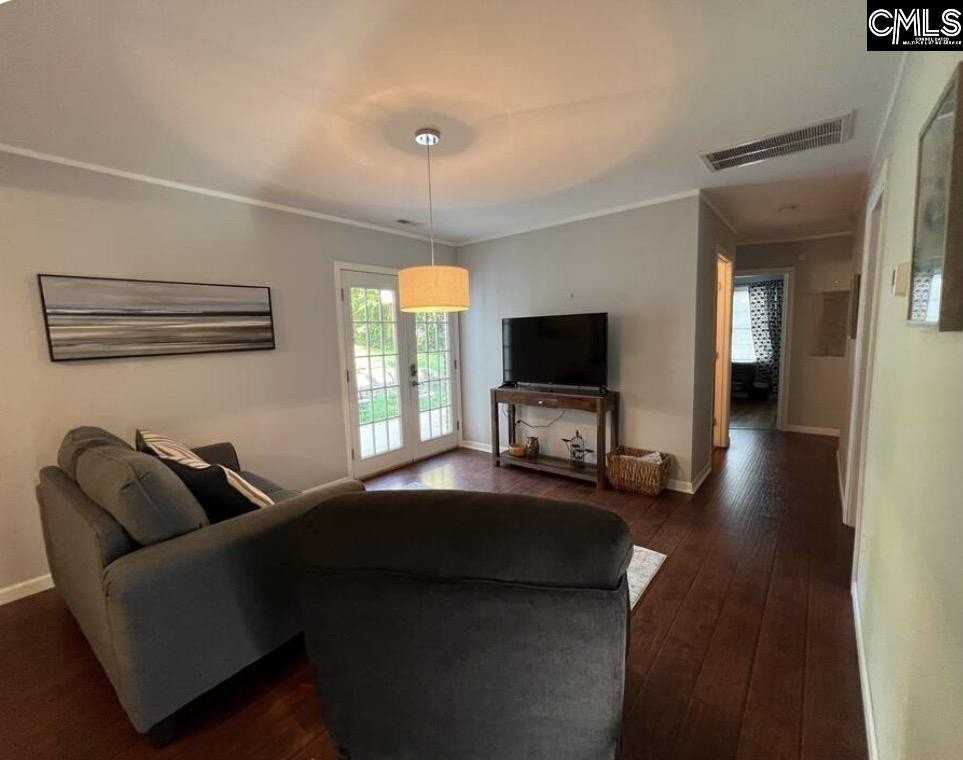 608 Elm Ave - Photo 3 of 12