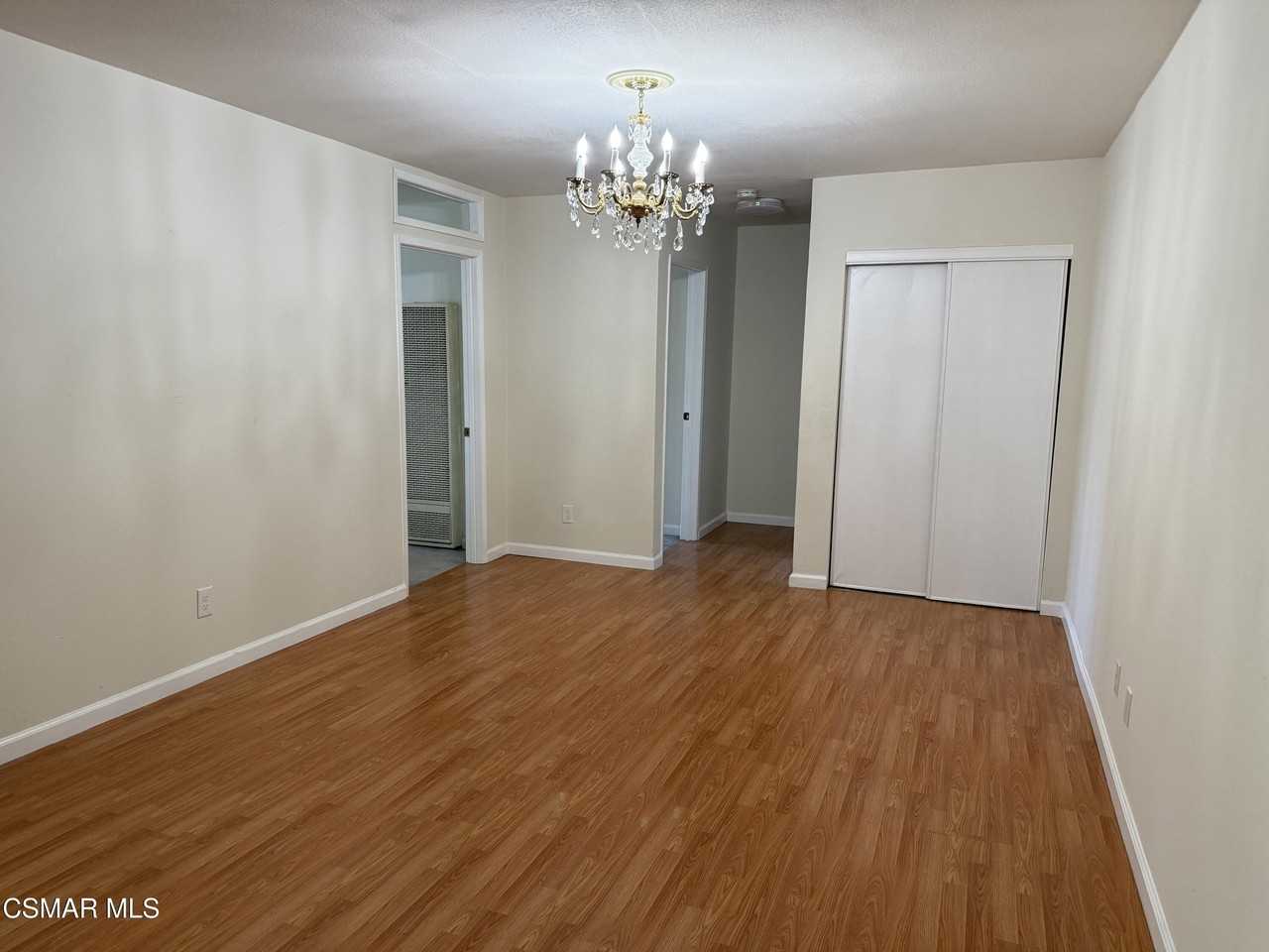 18530 Hatteras St #313 - Photo 4 of 19