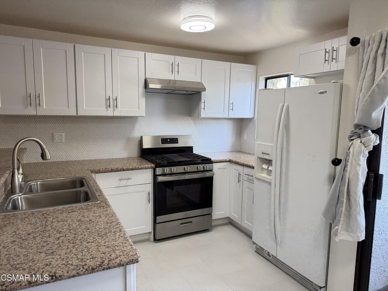 18530 Hatteras St #313 - Photo 6 of 19