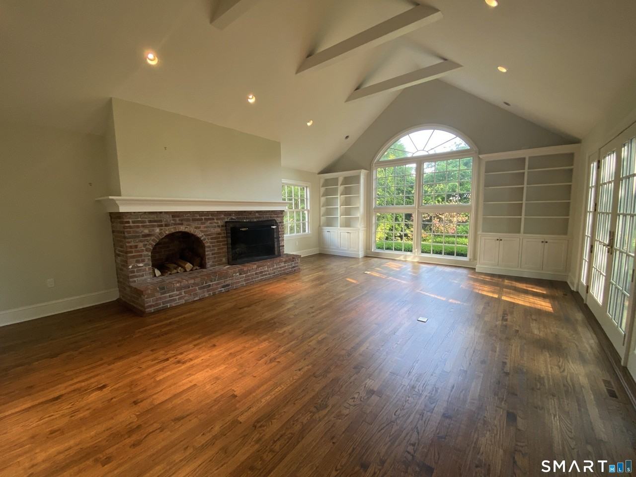 51 Hawthorne Rd - Photo 4 of 20