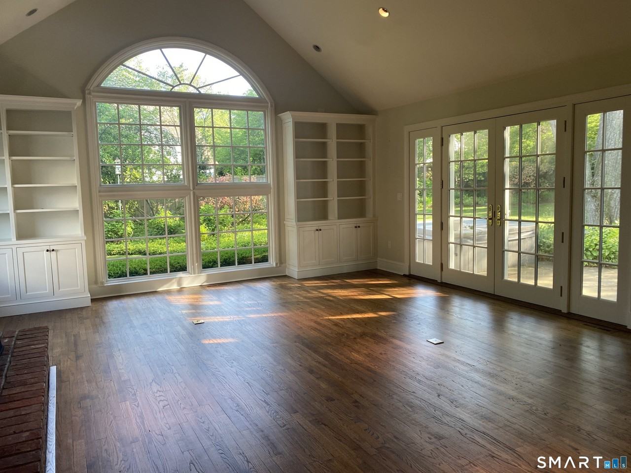 51 Hawthorne Rd - Photo 5 of 20