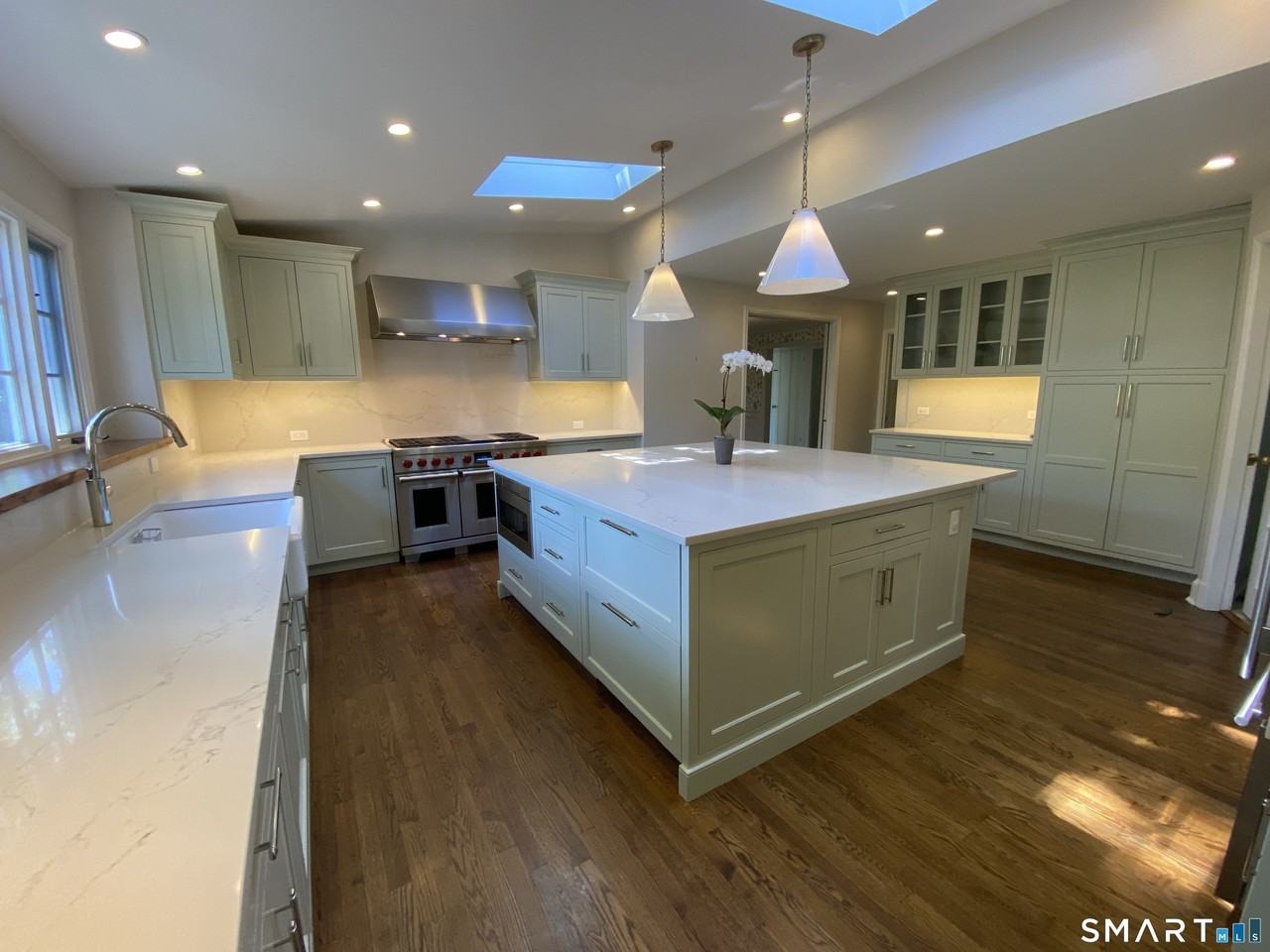 51 Hawthorne Rd - Photo 6 of 20