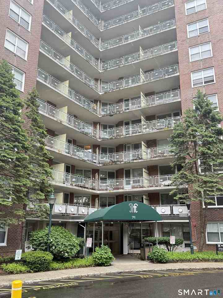 71 Strawberry Hill Ave #416 - Photo 2 of 14