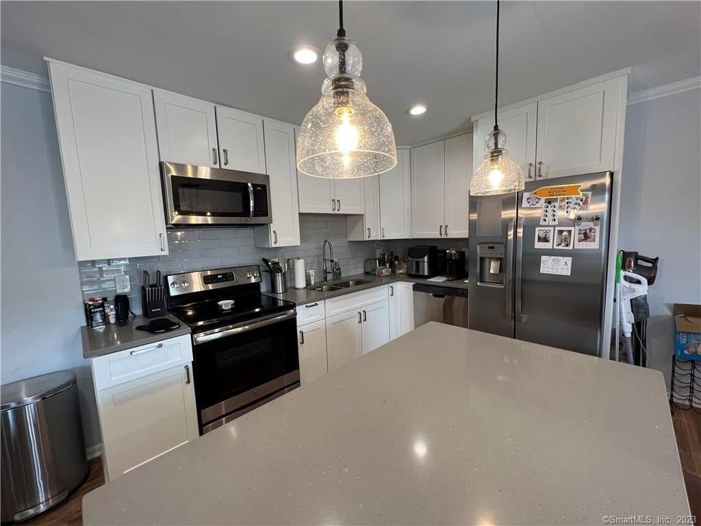 255 Strawberry Hill Ave #E4 - Photo 2 of 14