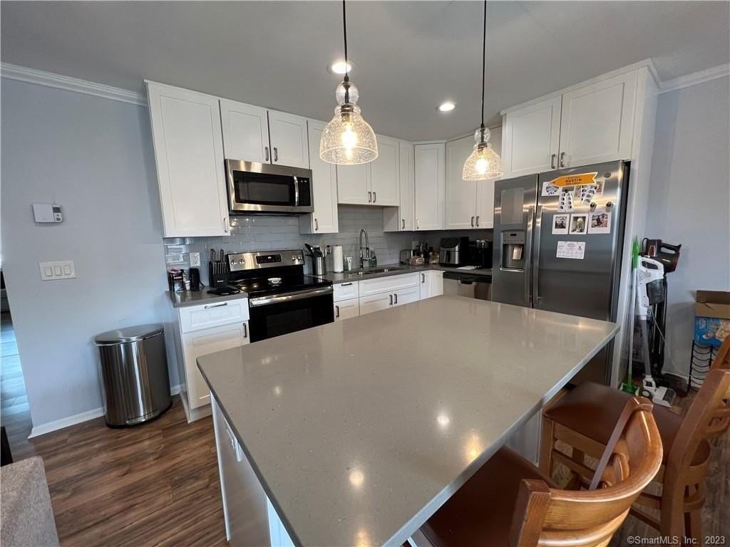 255 Strawberry Hill Ave #E4 - Photo 3 of 14