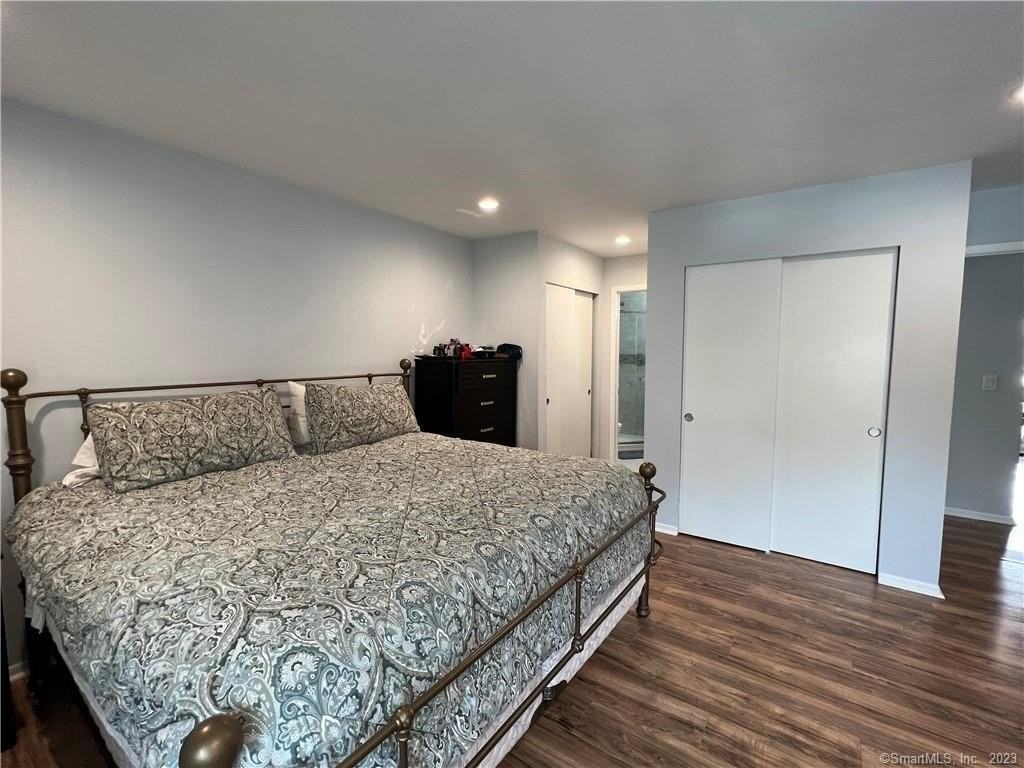 255 Strawberry Hill Ave #E4 - Photo 7 of 14