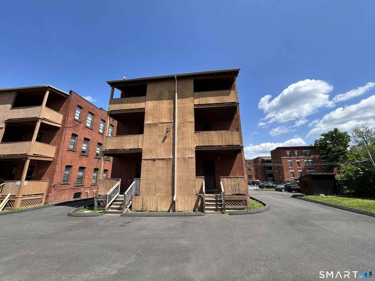 17 Harrison Pl #C - Photo 2 of 11
