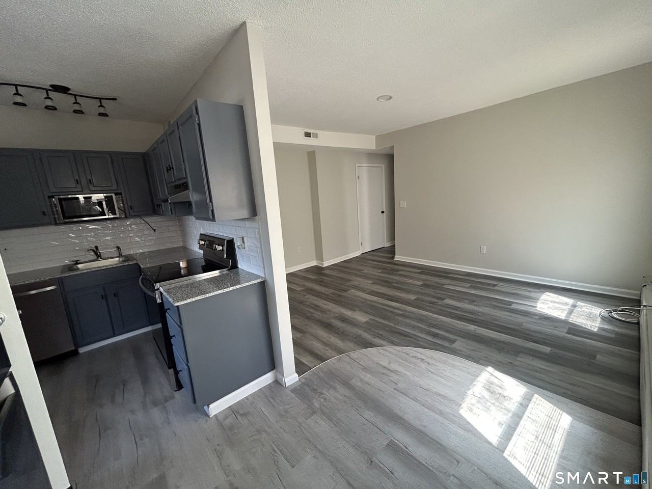 17 Harrison Pl #C - Photo 5 of 11