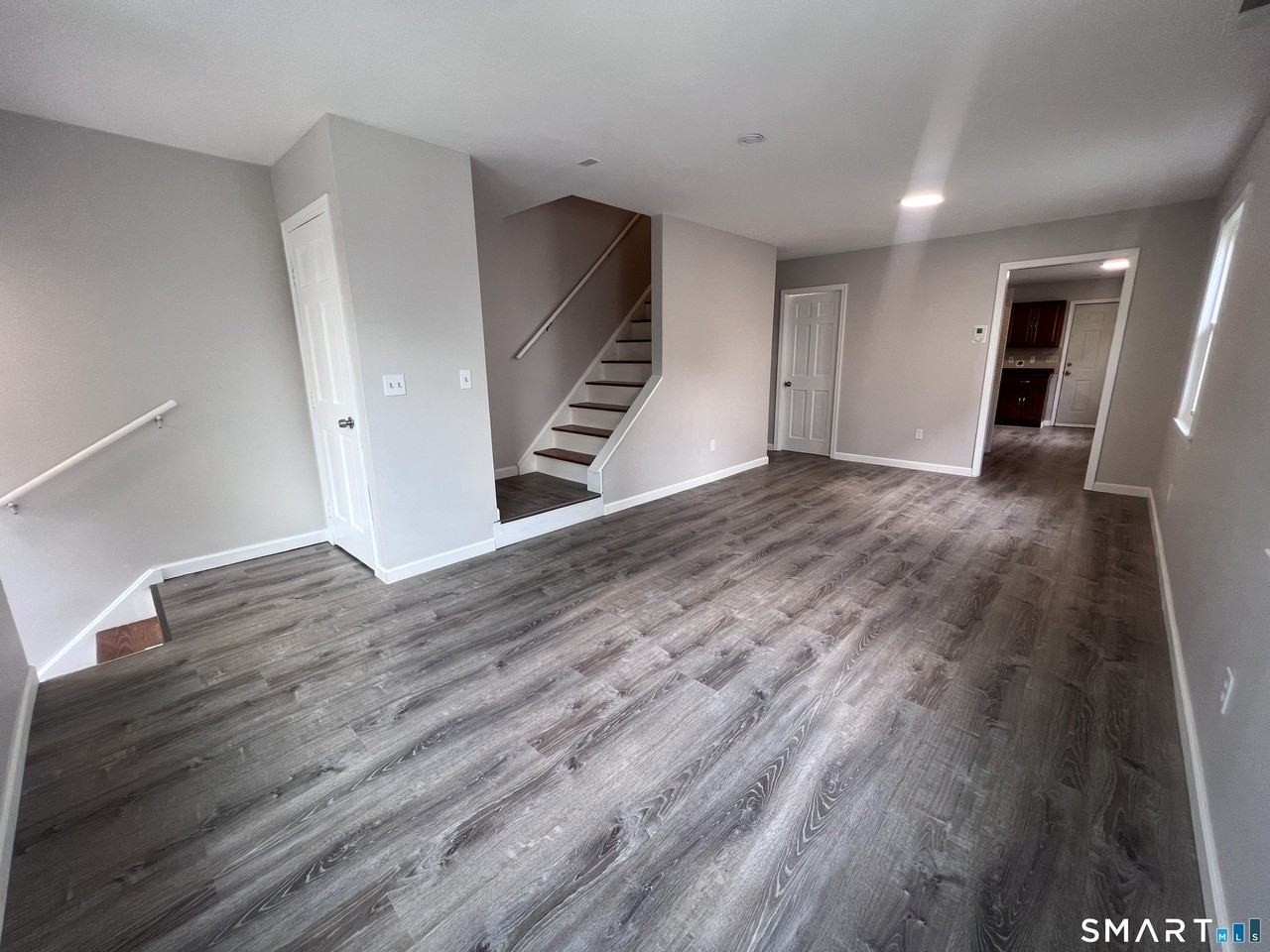 95 Shell St - Photo 3 of 34