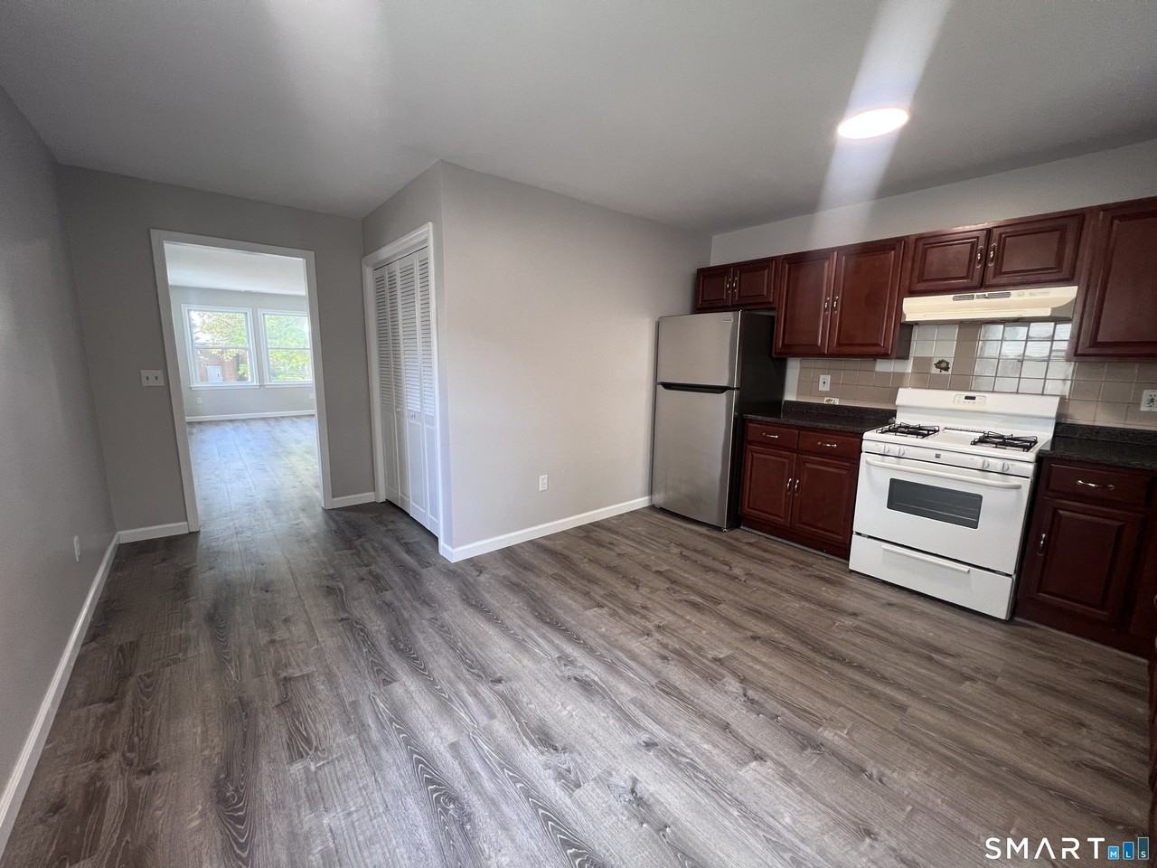 95 Shell St - Photo 6 of 34