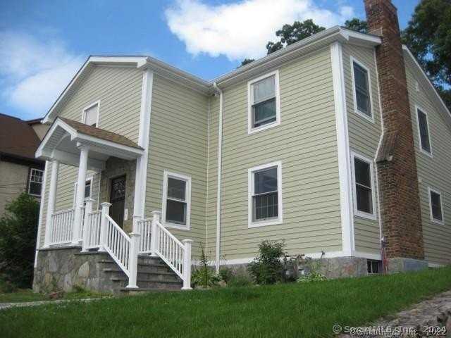 95 Highview Ave #2 - Photo 3 of 12