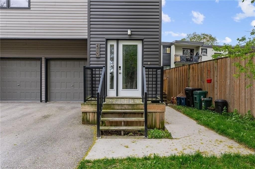 519 Duke St W Uppr - Photo 4 of 30
