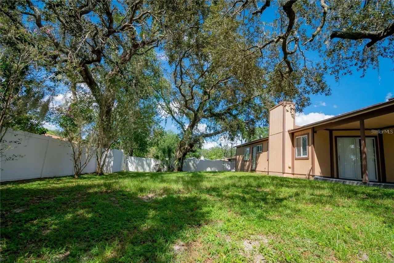 1512 Prairie Lake Blvd - Photo 4 of 16