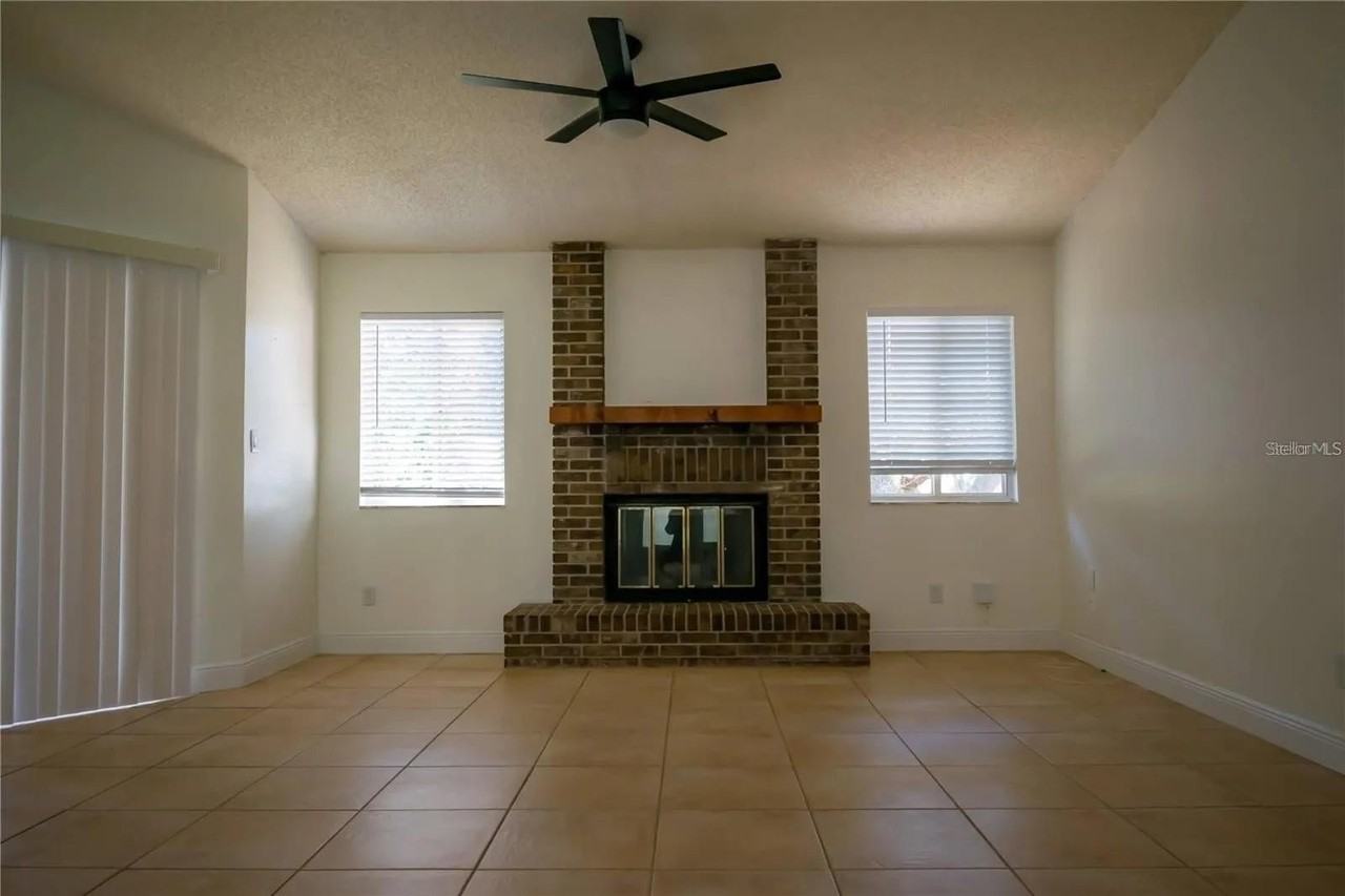 1512 Prairie Lake Blvd - Photo 5 of 16