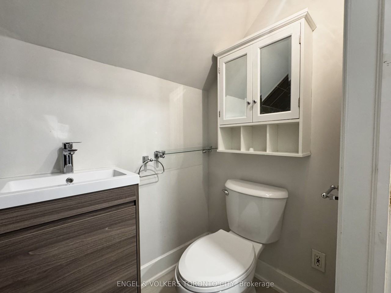 185 Rumble Ave Fl 2 - Photo 6 of 14