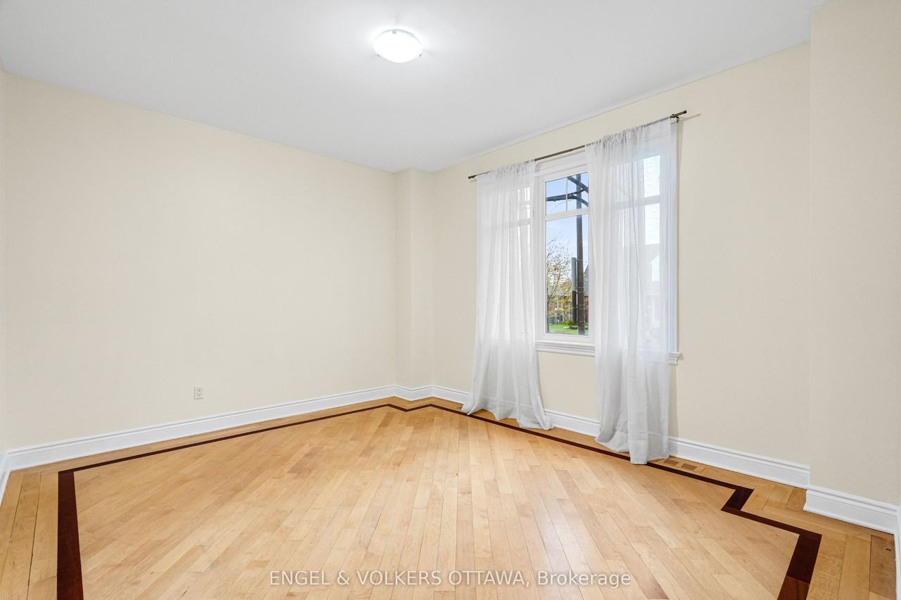 1130 Emperor Ave - Photo 5 of 44
