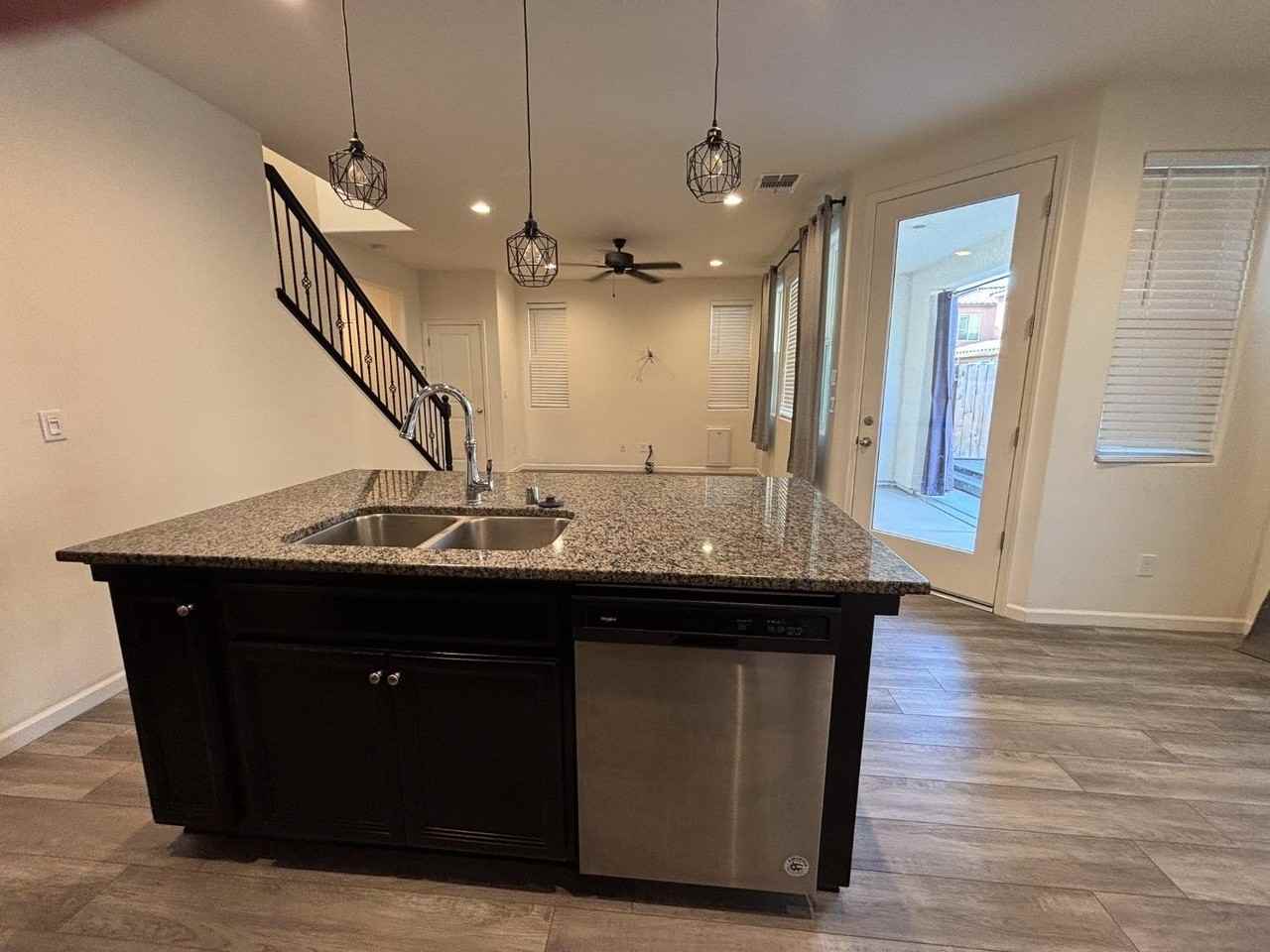 827 Fir St W - Photo 6 of 50
