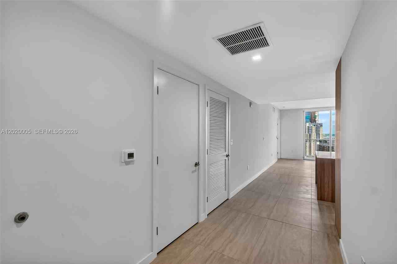 77 5th St #4202 - Photo 7 of 8