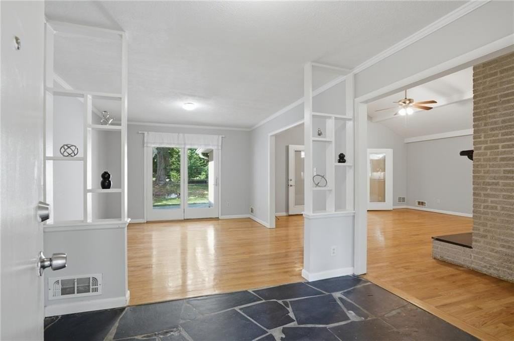 2209 Cherring Ln - Photo 4 of 21