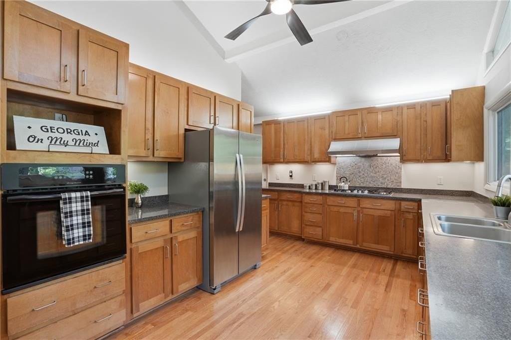 2209 Cherring Ln - Photo 5 of 21
