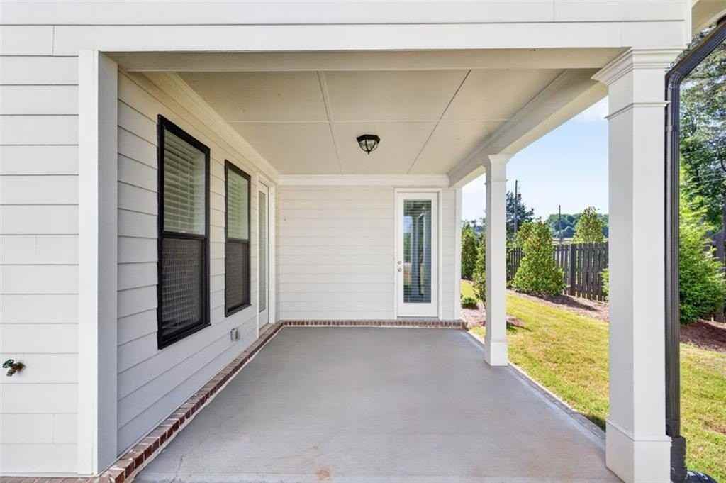 491 Pearl St - Photo 6 of 44
