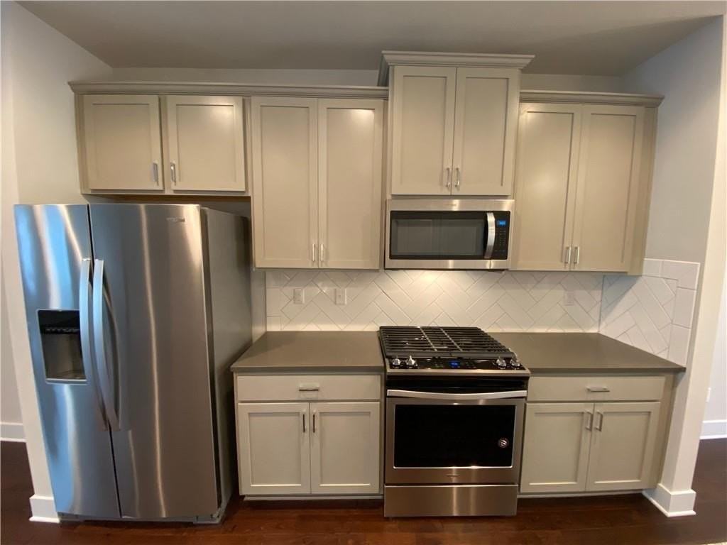 3779 Oxford Cir - Photo 3 of 19