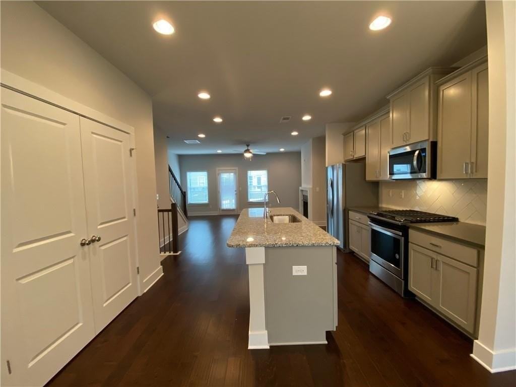3779 Oxford Cir - Photo 4 of 19